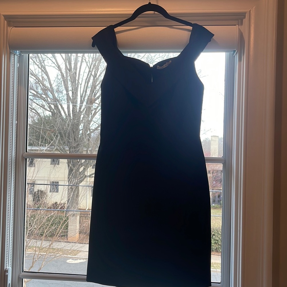 Black v neck dress